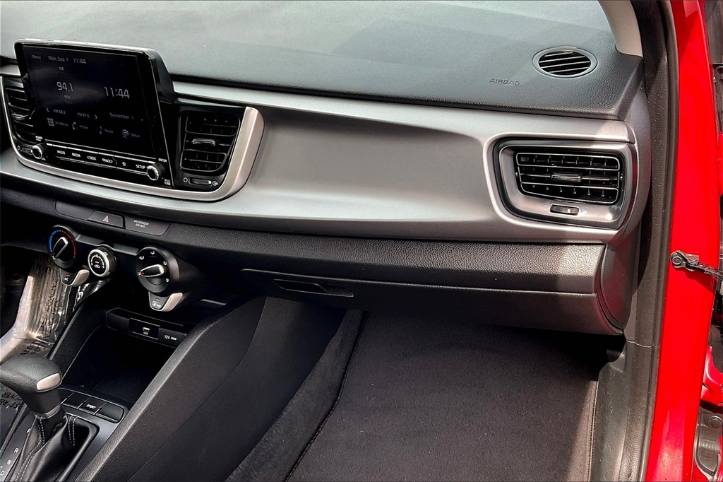 2022 Kia Rio S - Photo 12