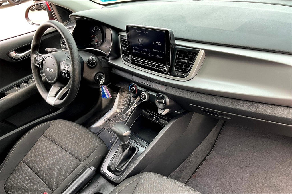 2022 Kia Rio S - Photo 13