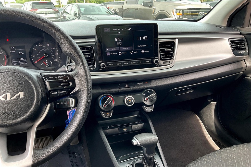 2022 Kia Rio S - Photo 17