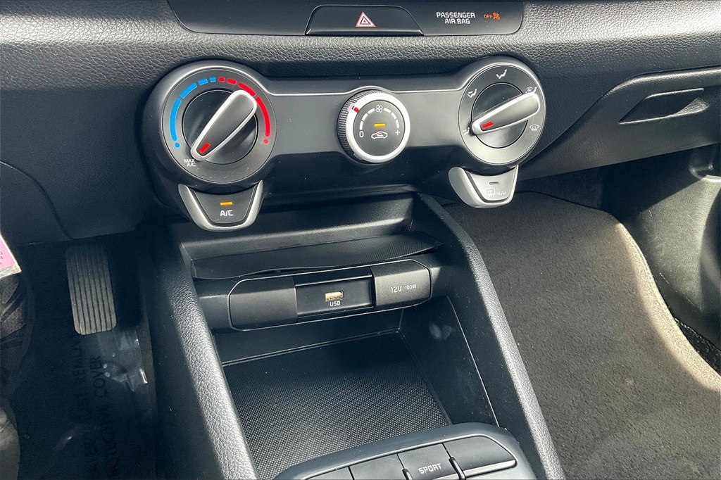 2022 Kia Rio S - Photo 24