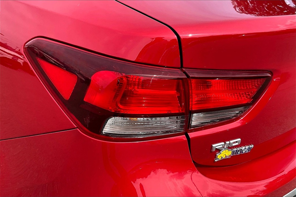 2022 Kia Rio S - Photo 29