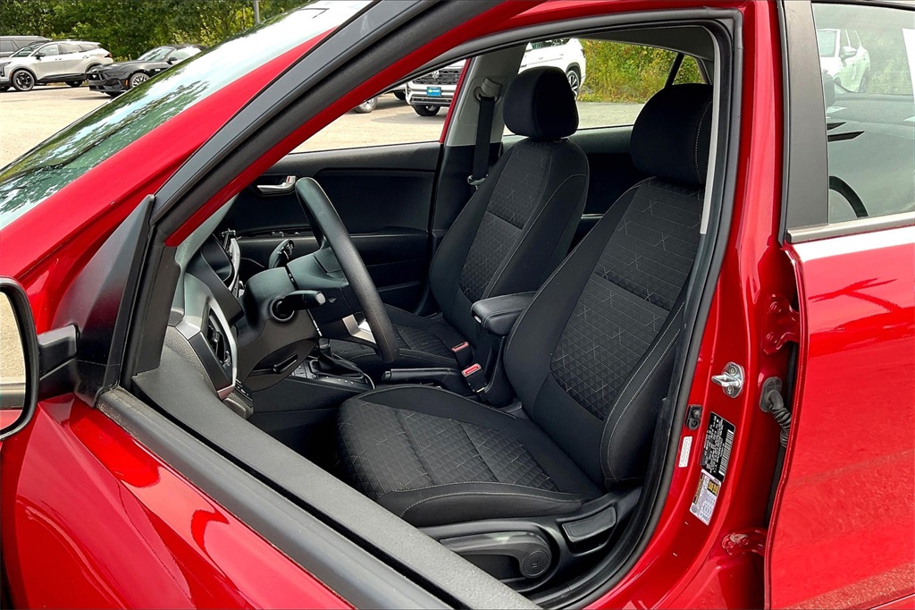 2022 Kia Rio S - Photo 9