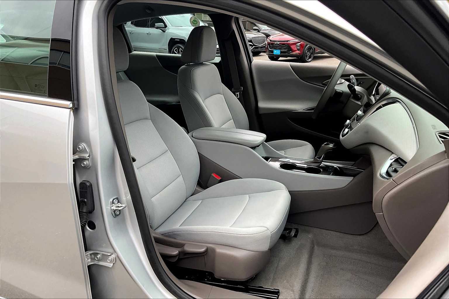 2020 Chevrolet Malibu LT - Photo 11