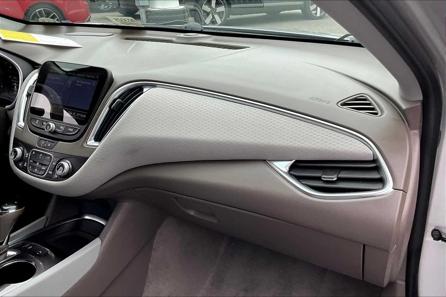 2020 Chevrolet Malibu LT - Photo 13
