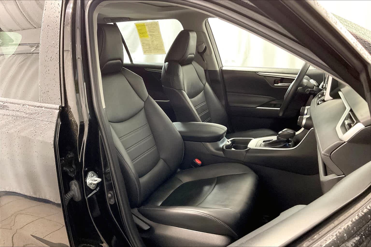 2021 Toyota RAV4 XLE Premium - Photo 11