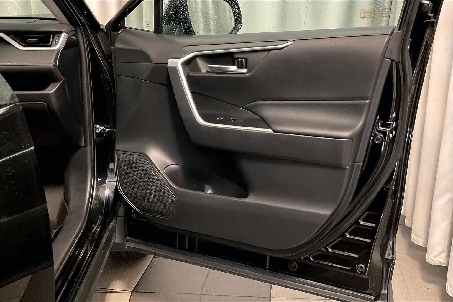 2021 Toyota RAV4 XLE Premium - Photo 12