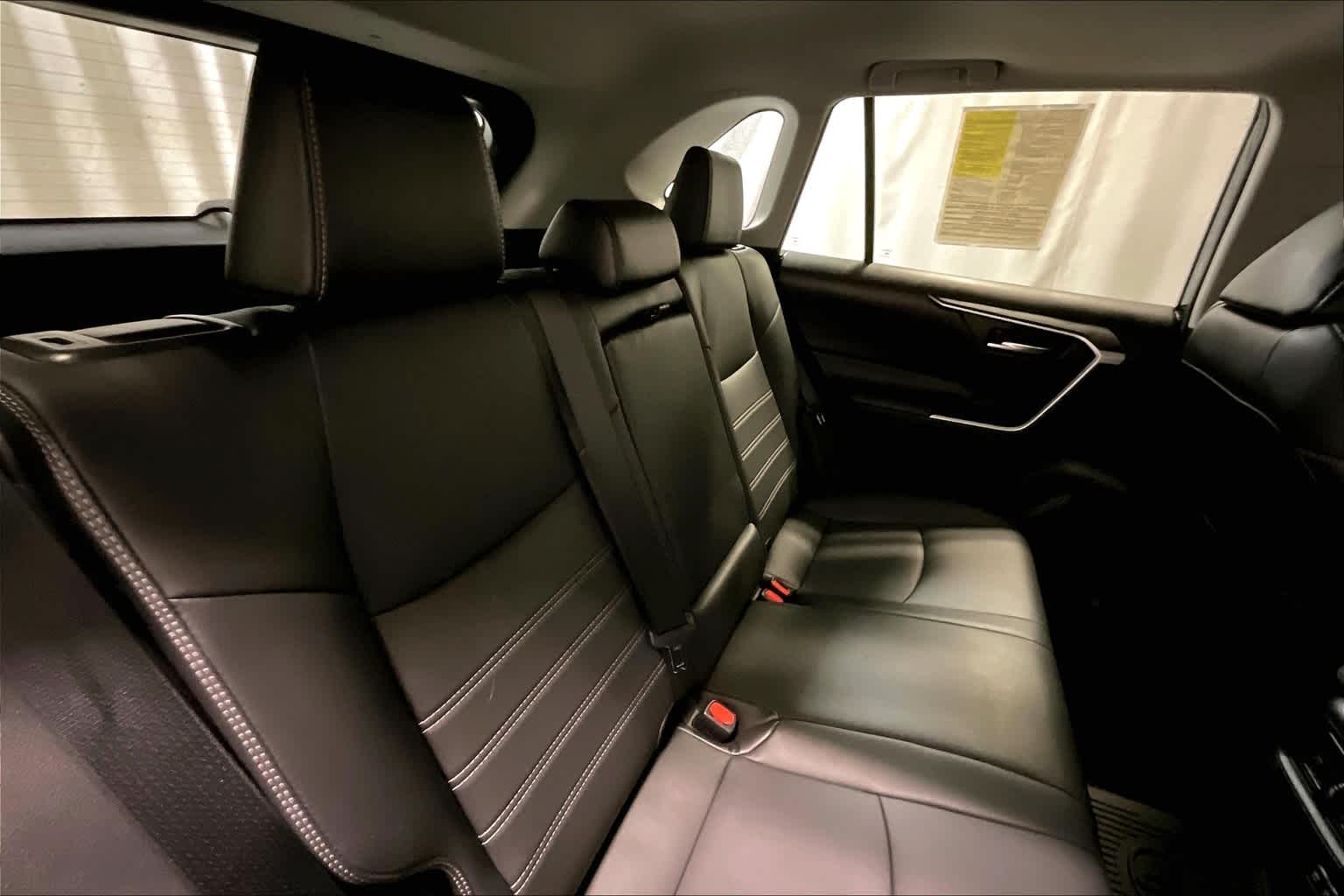 2021 Toyota RAV4 XLE Premium - Photo 16