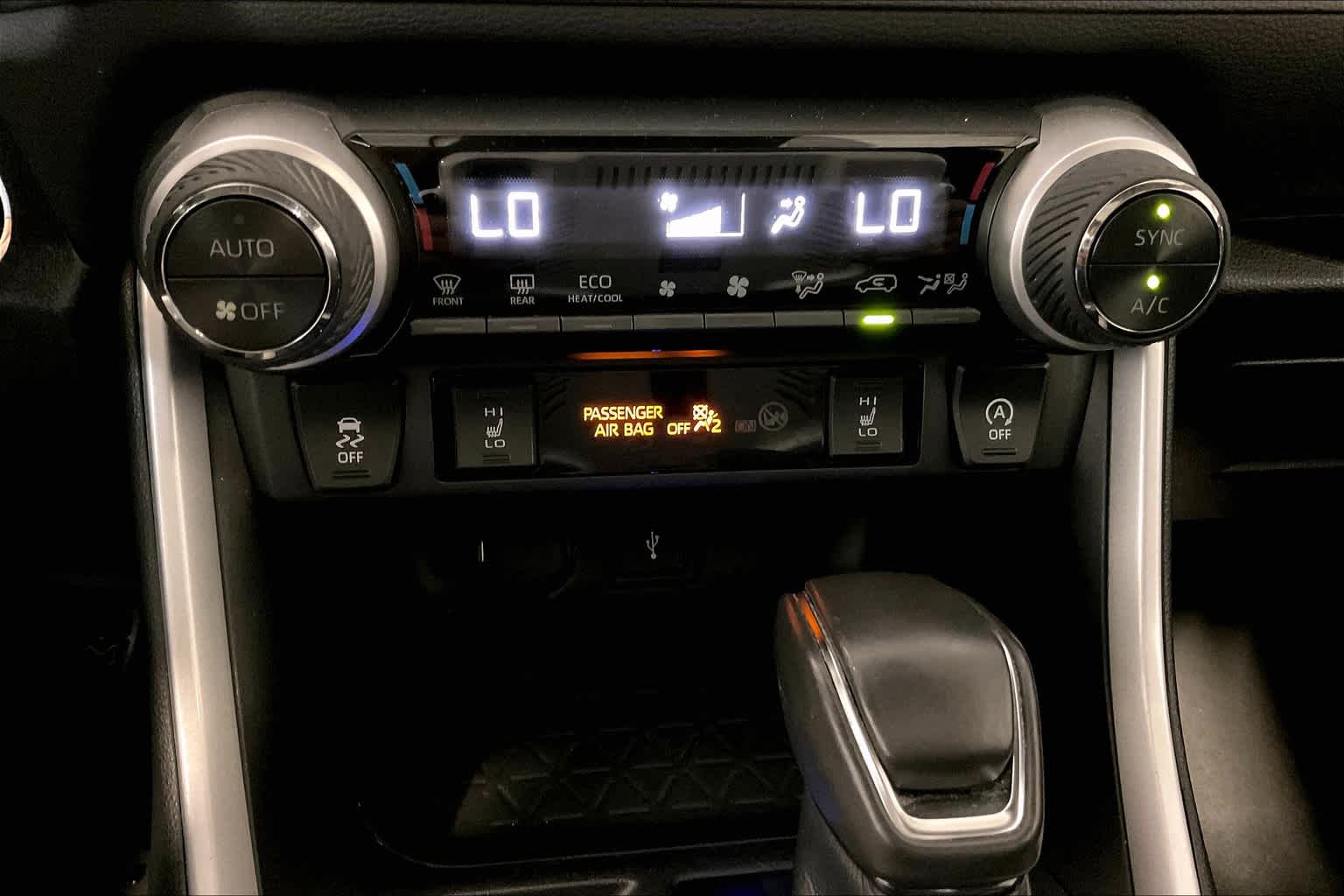 2021 Toyota RAV4 XLE Premium - Photo 26