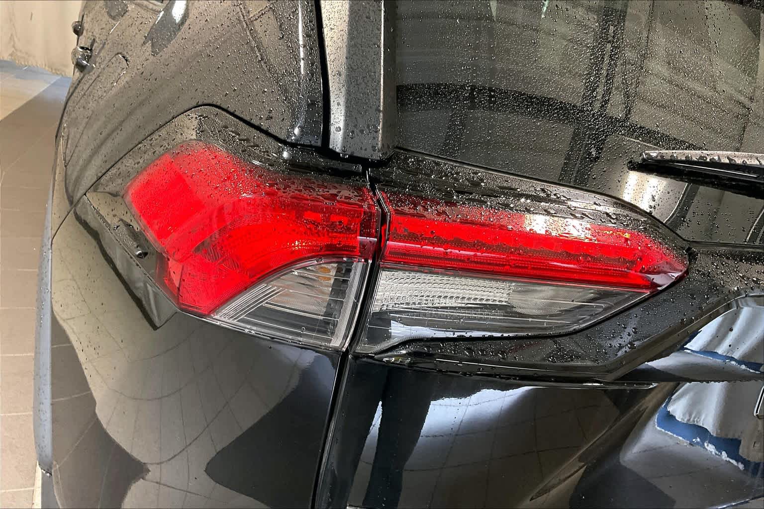 2021 Toyota RAV4 XLE Premium - Photo 34
