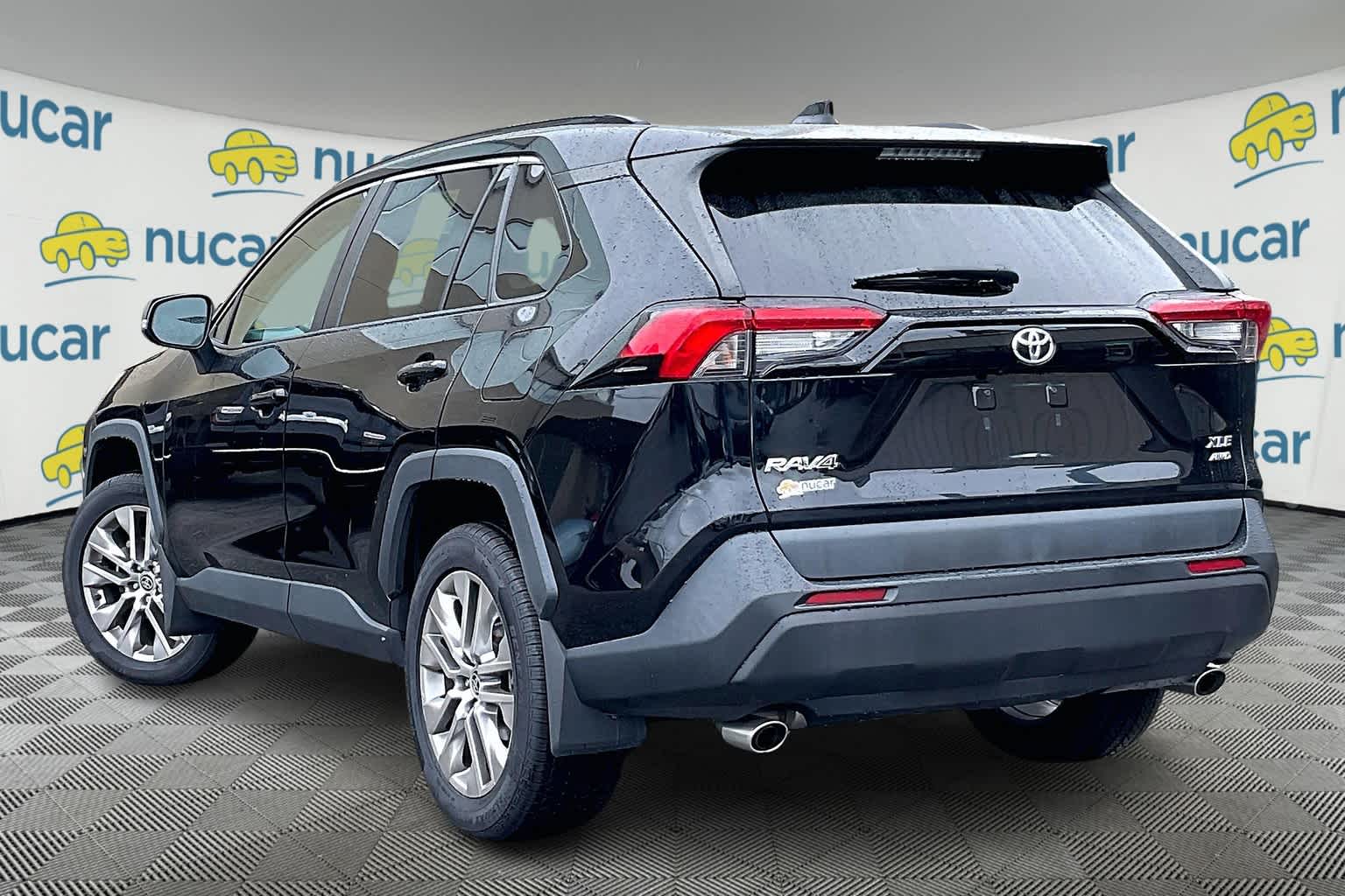 2021 Toyota RAV4 XLE Premium - Photo 4