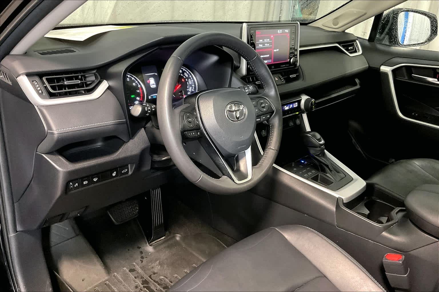 2021 Toyota RAV4 XLE Premium - Photo 8