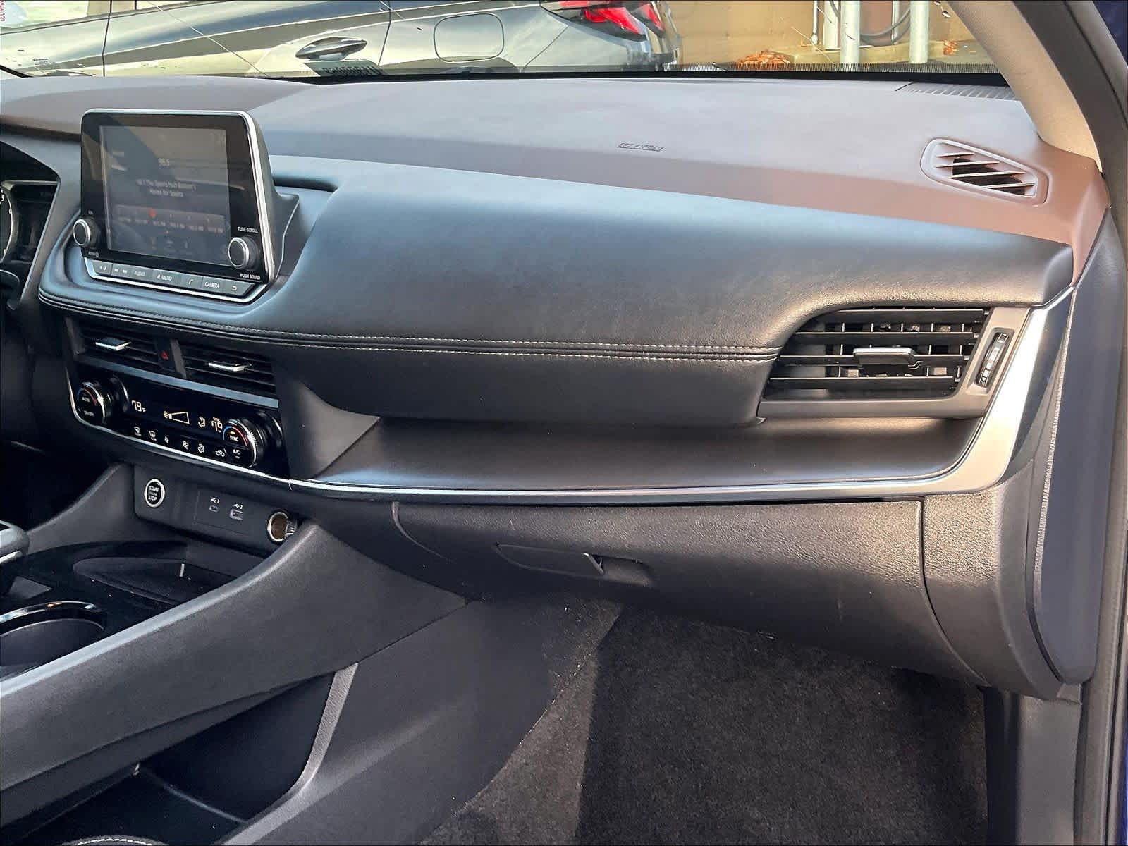 2023 Nissan Rogue SV - Photo 13