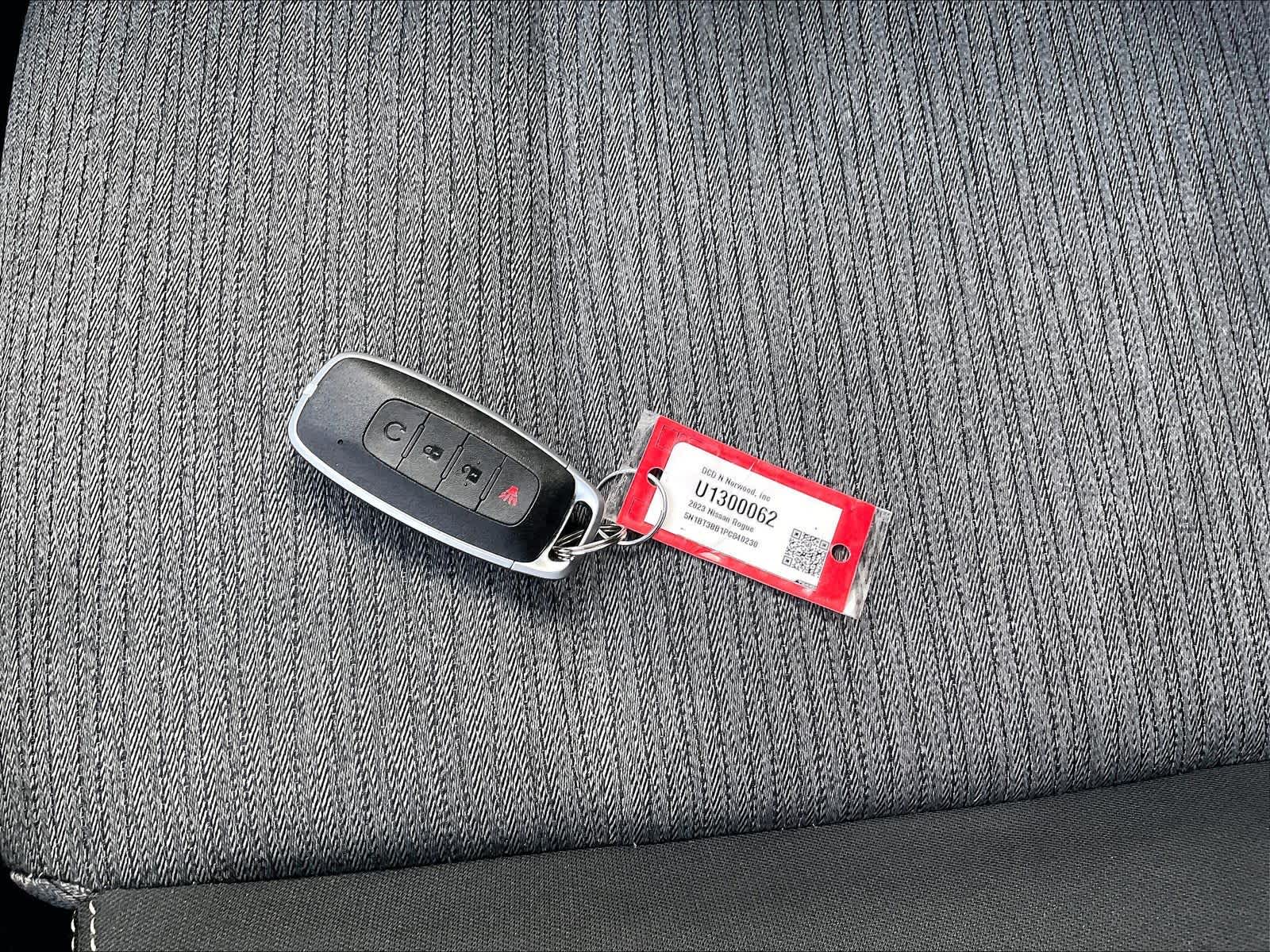 2023 Nissan Rogue SV - Photo 30