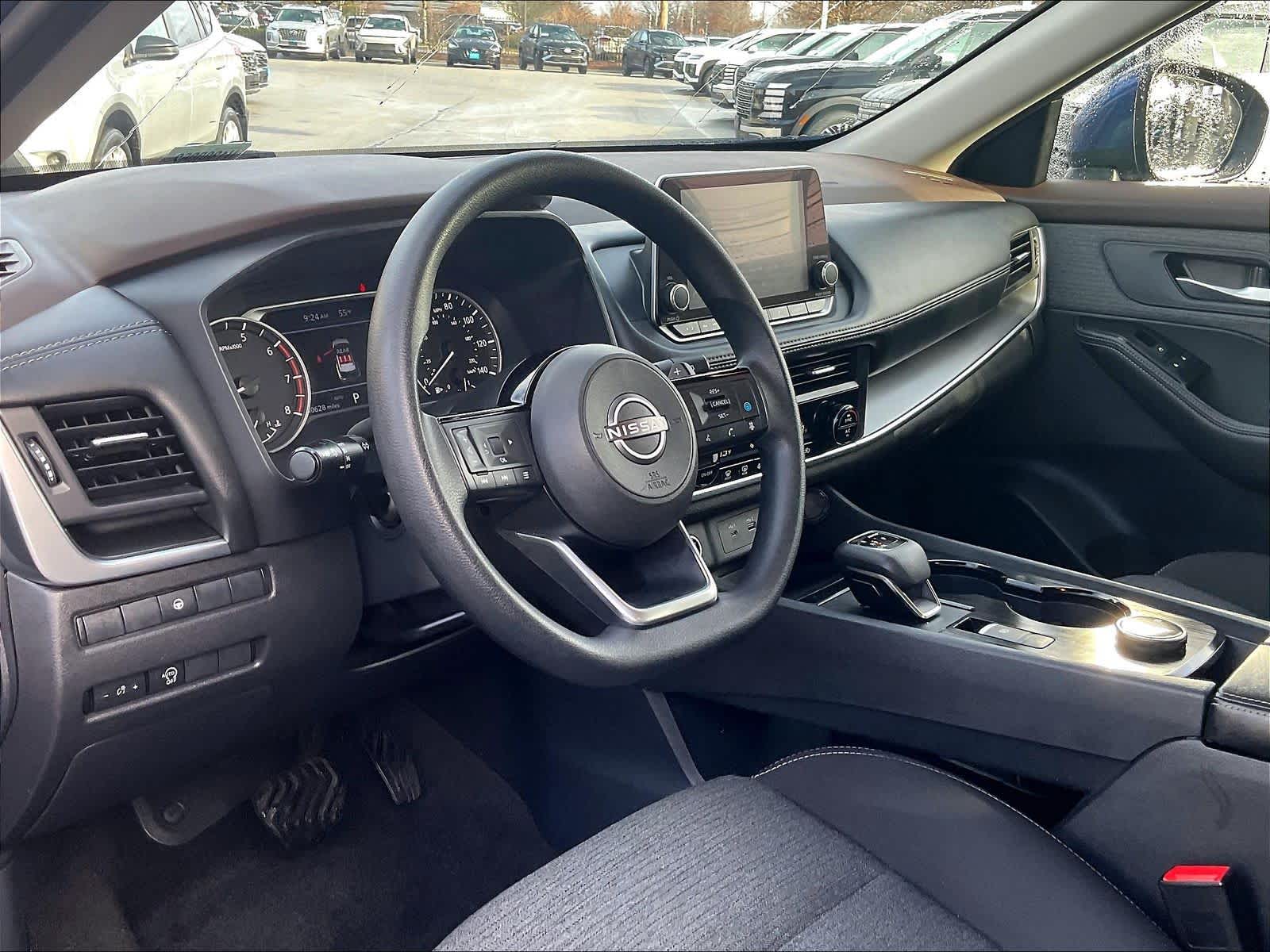 2023 Nissan Rogue SV - Photo 8