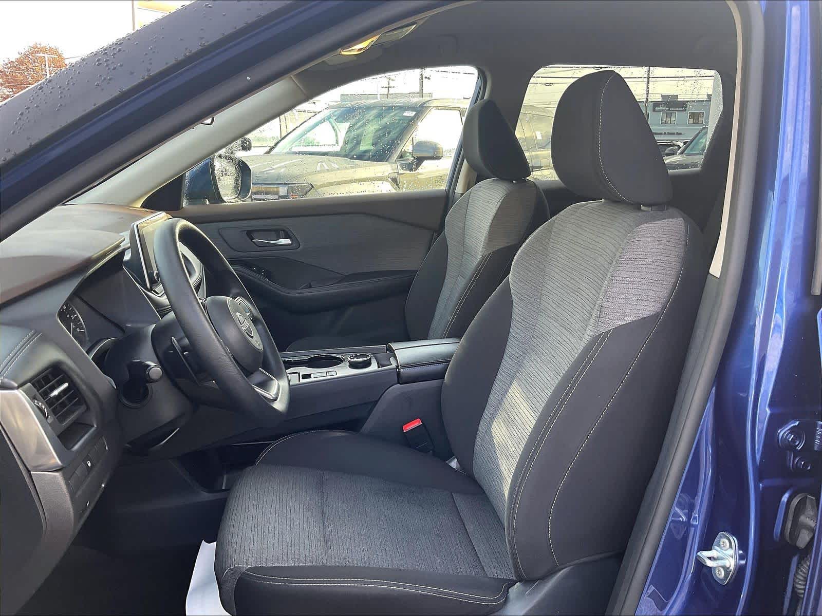 2023 Nissan Rogue SV - Photo 10