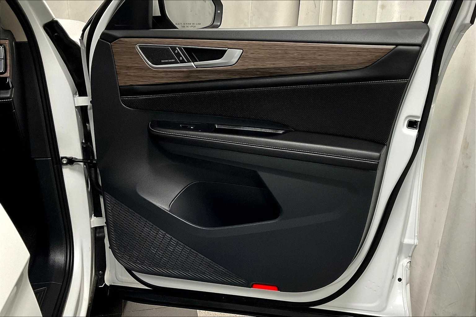 2024 Volkswagen Atlas 2.0T SEL Premium R-Line - Photo 12