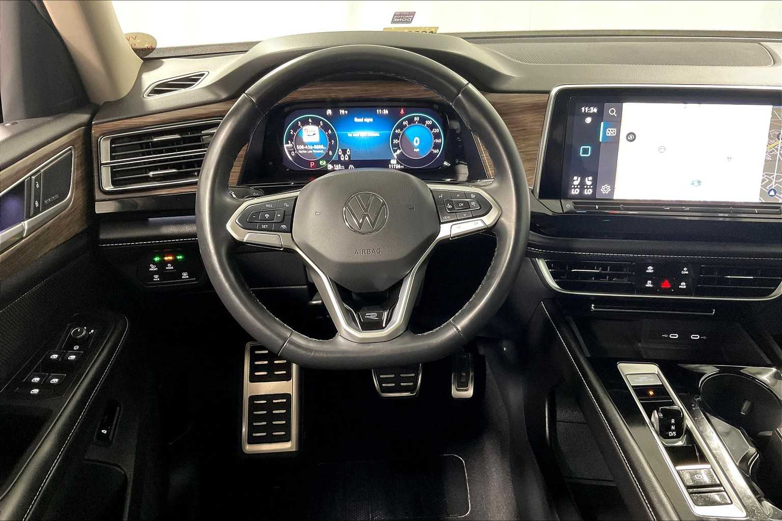 2024 Volkswagen Atlas 2.0T SEL Premium R-Line - Photo 18