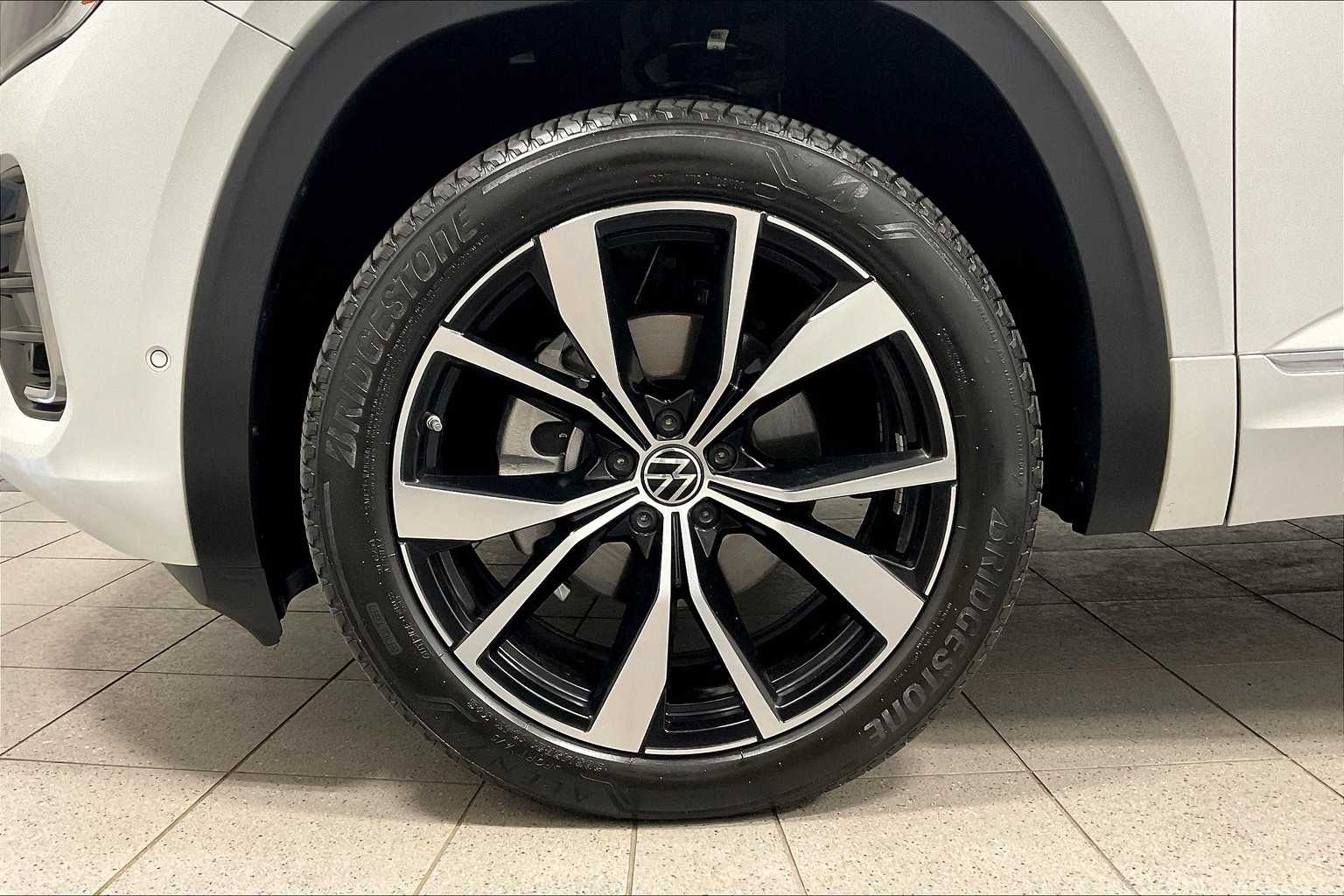 2024 Volkswagen Atlas 2.0T SEL Premium R-Line - Photo 7
