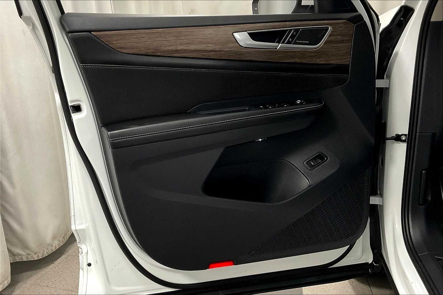 2024 Volkswagen Atlas 2.0T SEL Premium R-Line - Photo 9