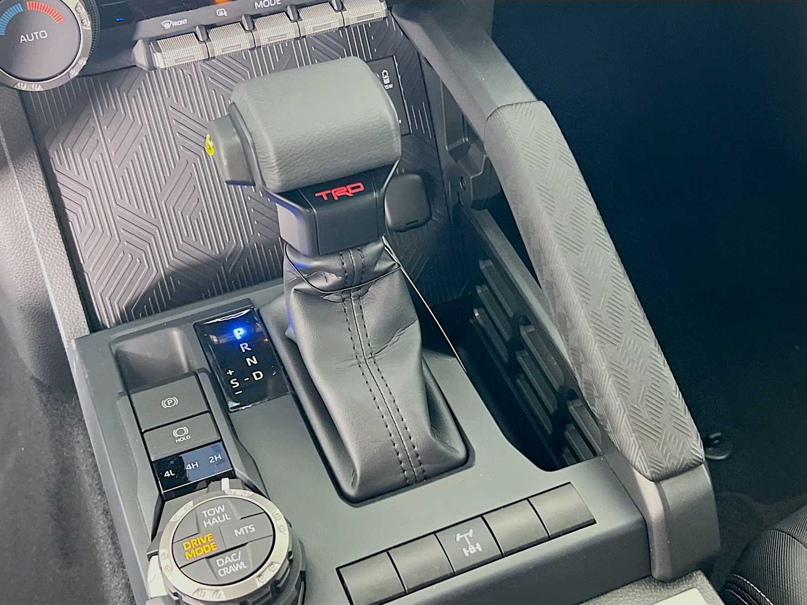 2025 Toyota Tacoma TRD Off Road - Photo 11