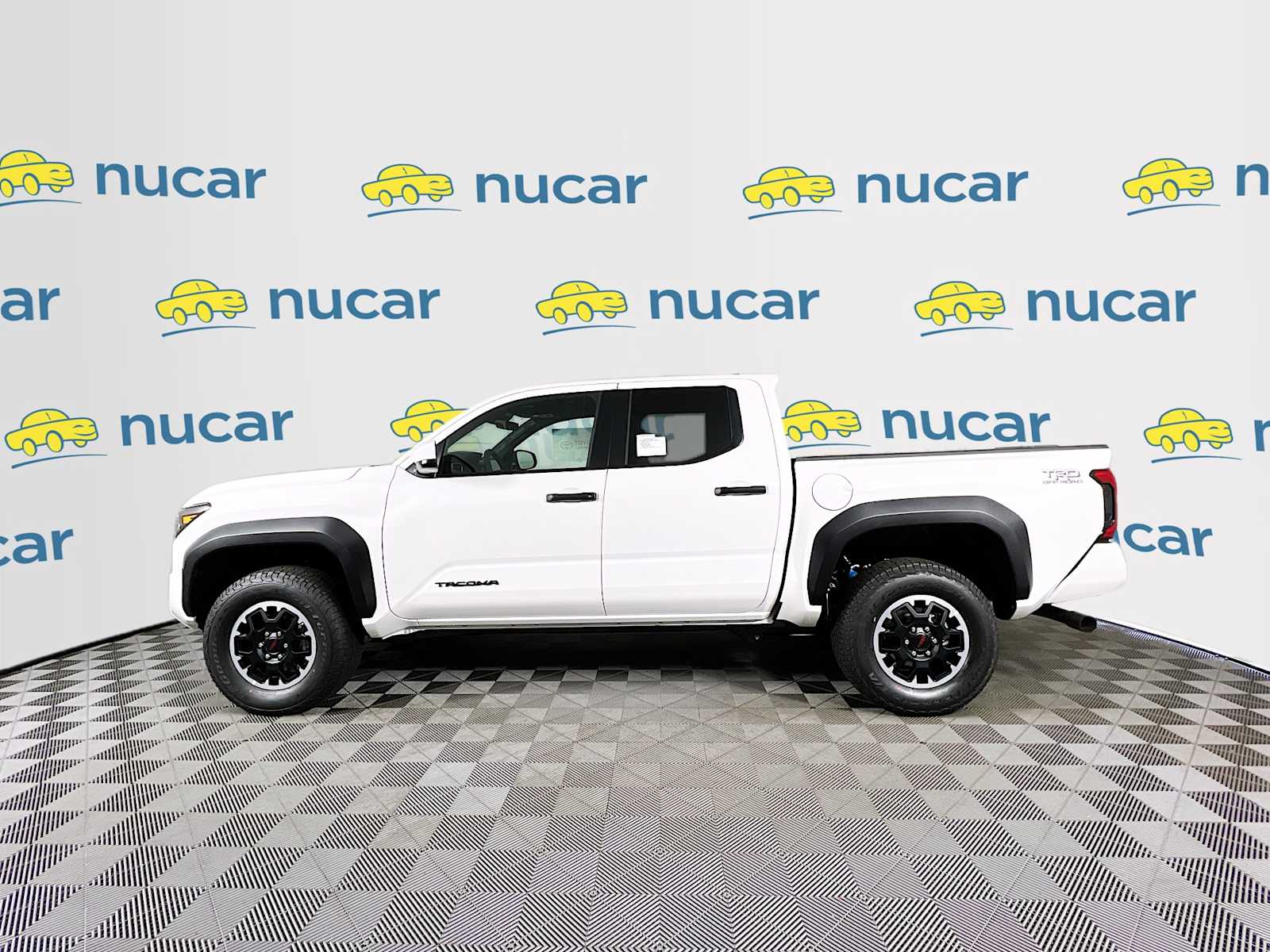 2025 Toyota Tacoma TRD Off Road - Photo 3