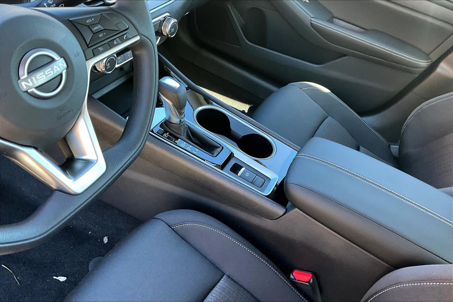 2024 Nissan Altima 2.5 SV - Photo 13