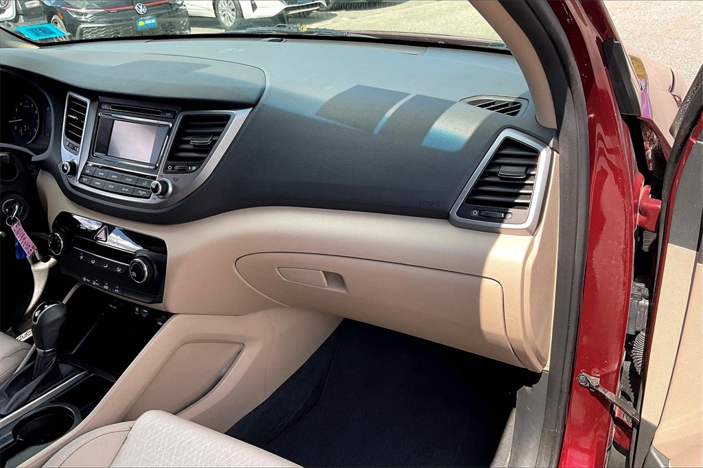 2017 Hyundai Tucson SE - Photo 12