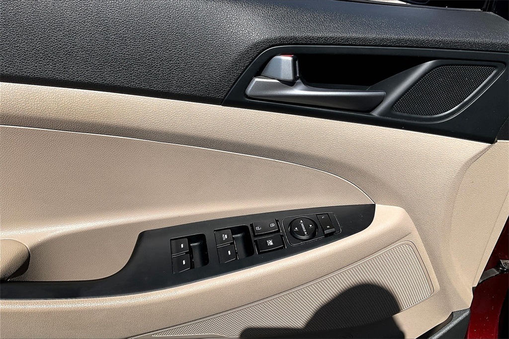 2017 Hyundai Tucson SE - Photo 34