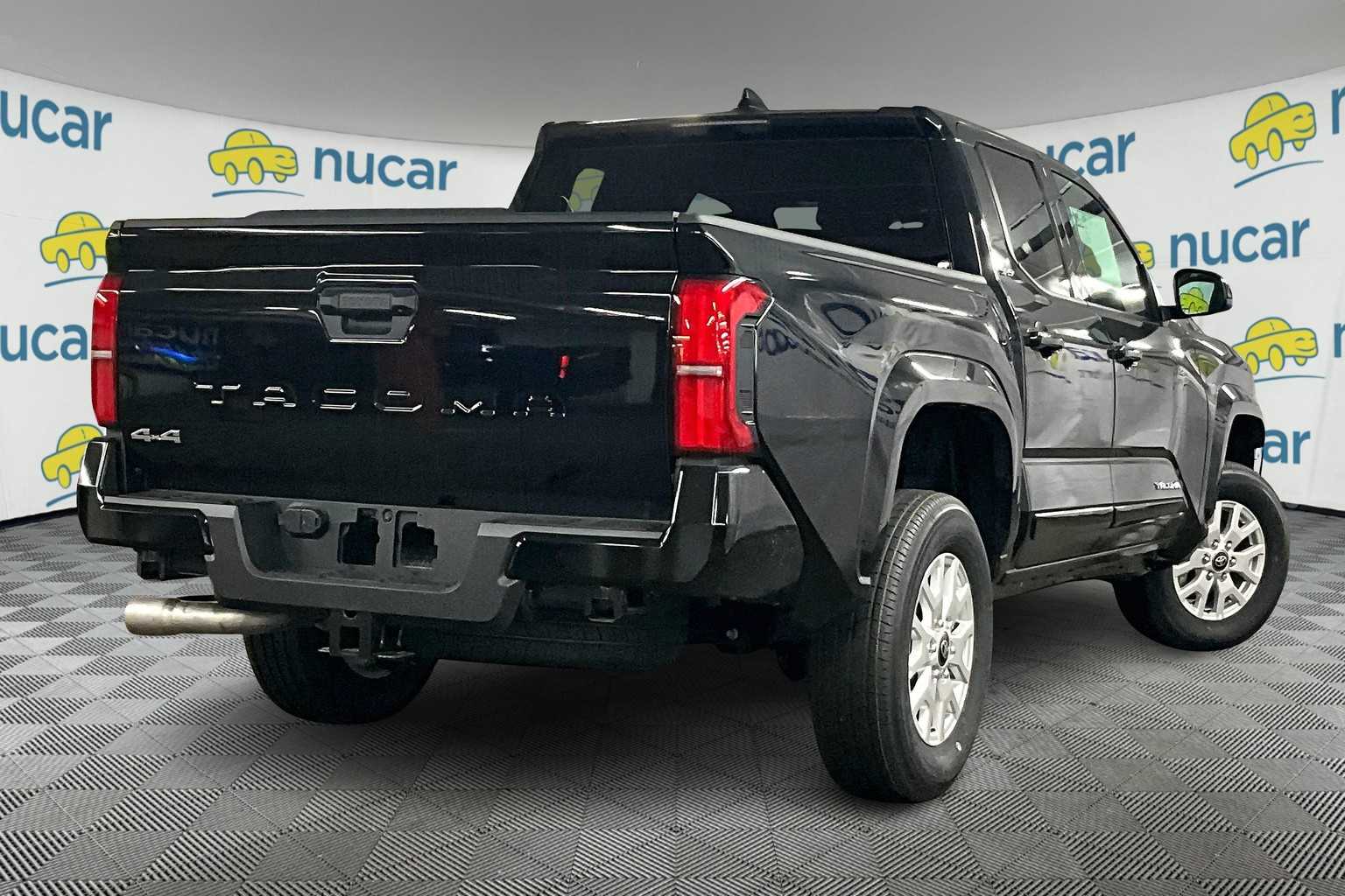 2025 Toyota Tacoma SR5 - Photo 7