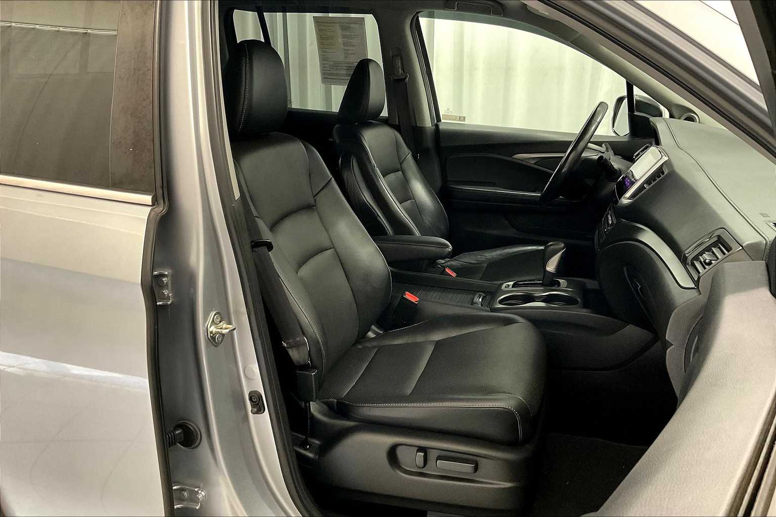 2019 Honda Ridgeline RTL-T - Photo 11