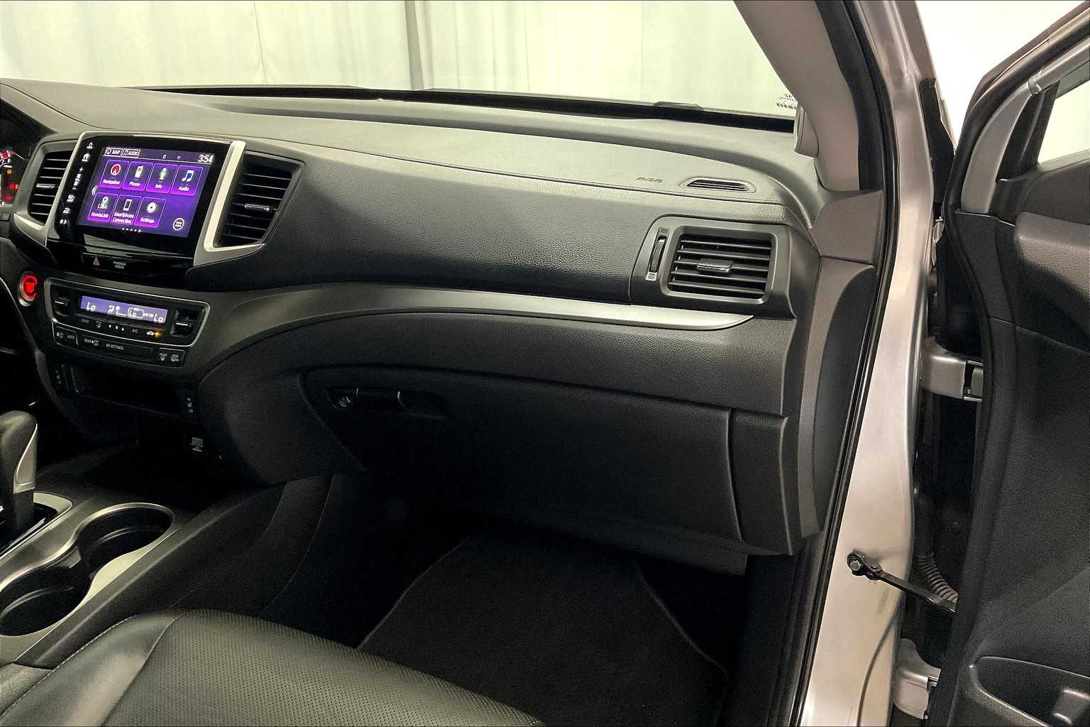 2019 Honda Ridgeline RTL-T - Photo 13
