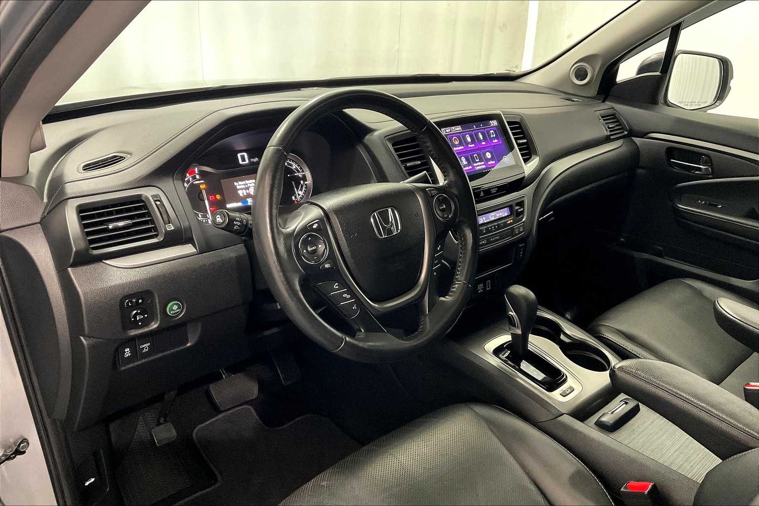 2019 Honda Ridgeline RTL-T - Photo 8