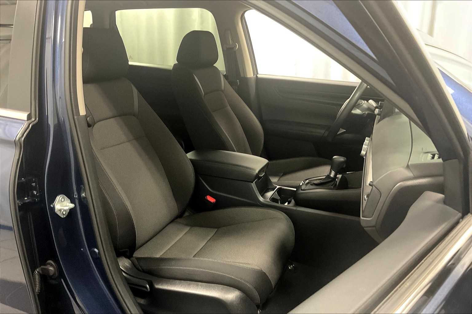 2025 Honda CR-V LX - Photo 11