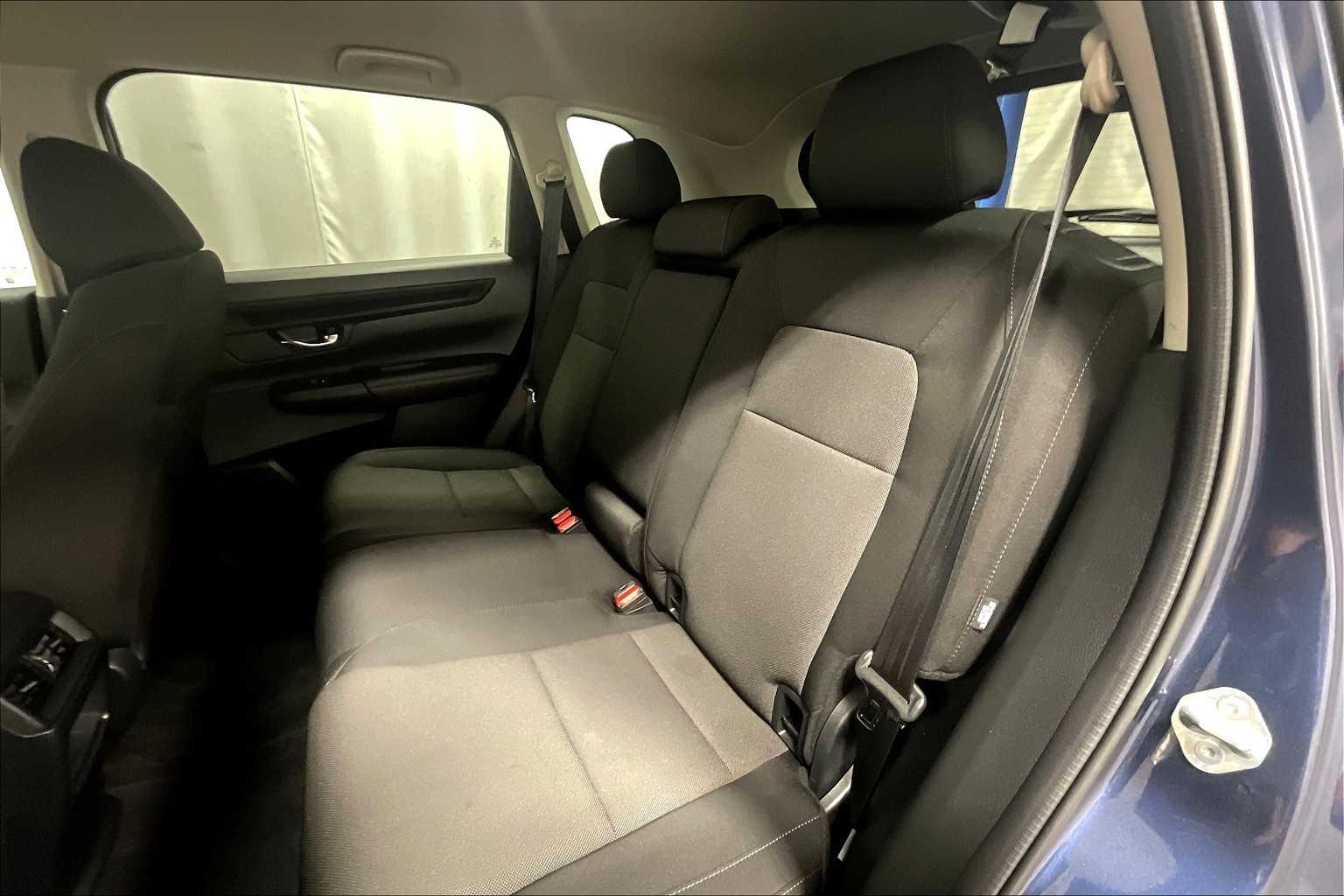 2025 Honda CR-V LX - Photo 15