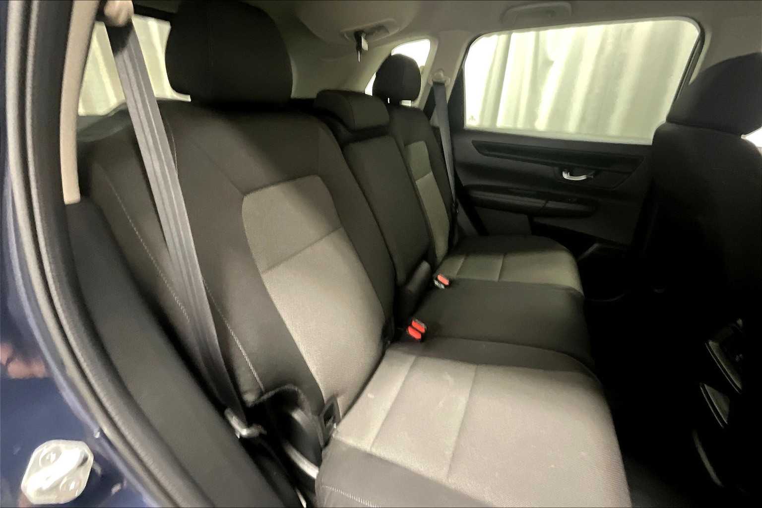 2025 Honda CR-V LX - Photo 16