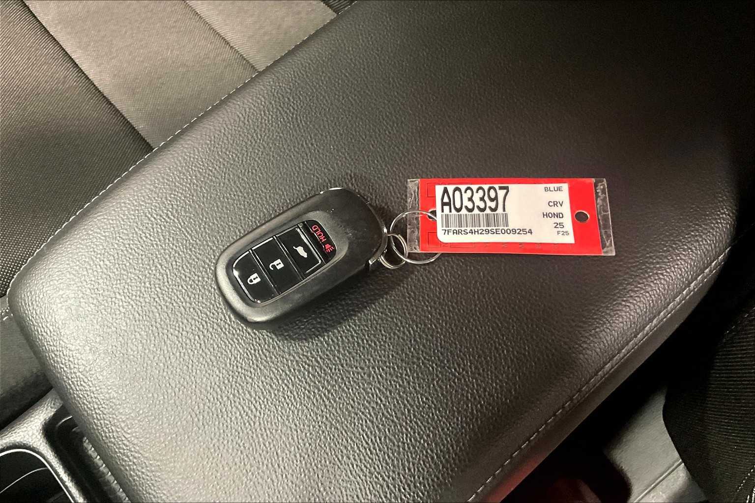2025 Honda CR-V LX - Photo 30