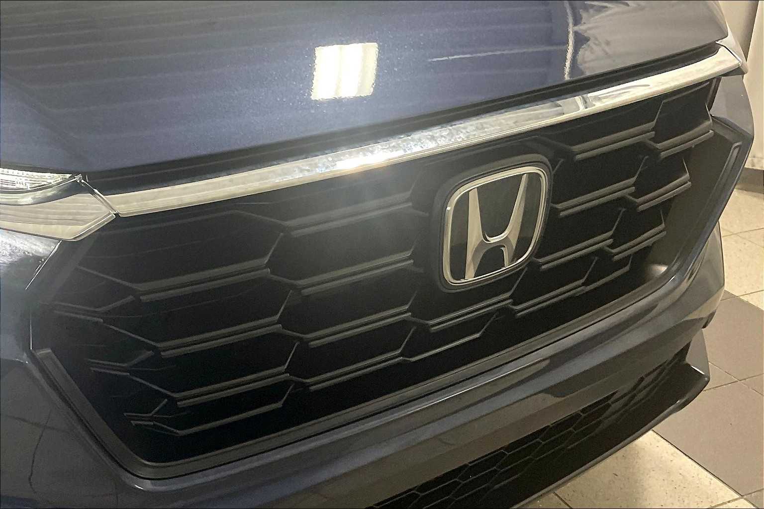 2025 Honda CR-V LX - Photo 31