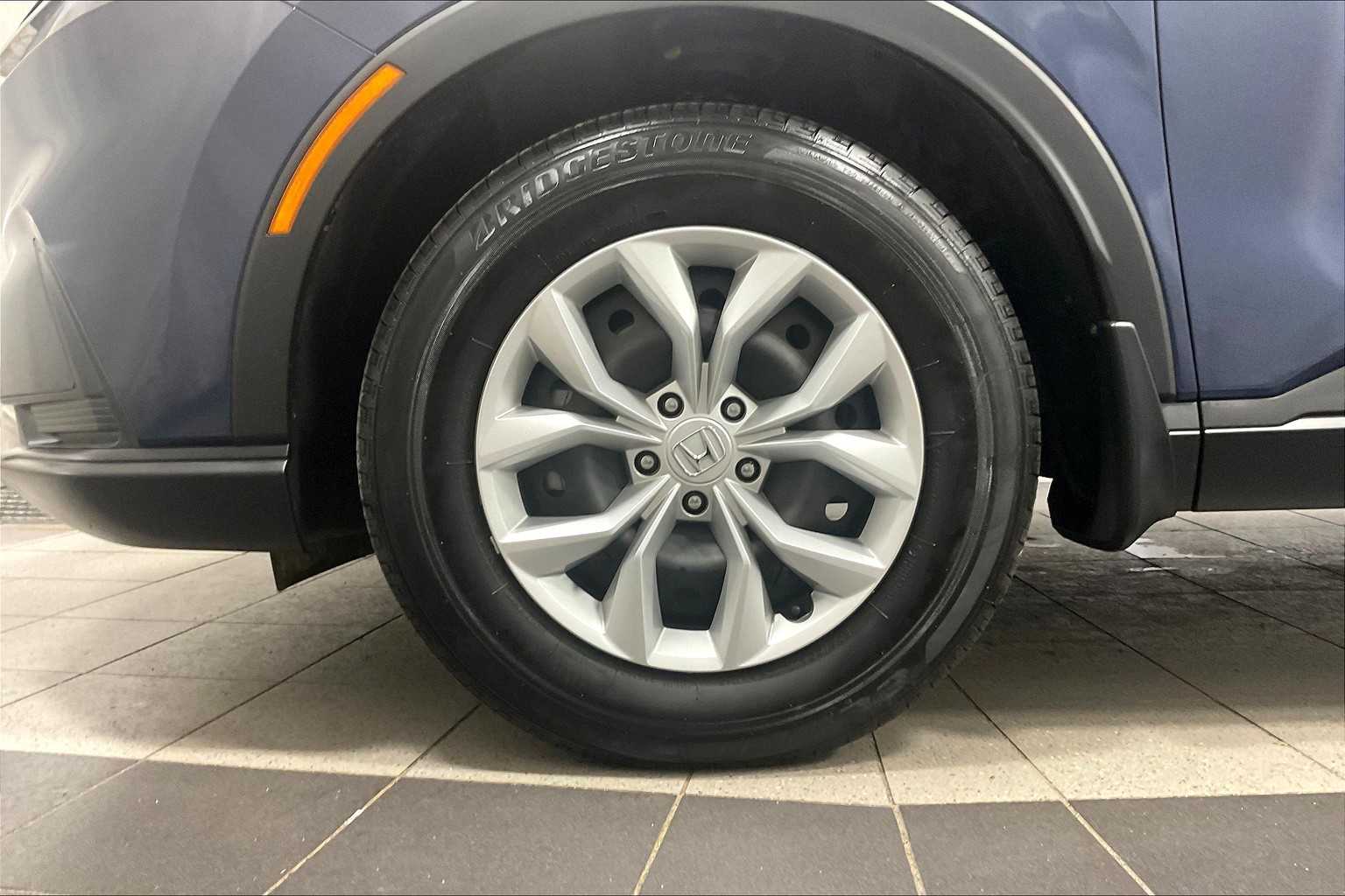 2025 Honda CR-V LX - Photo 7