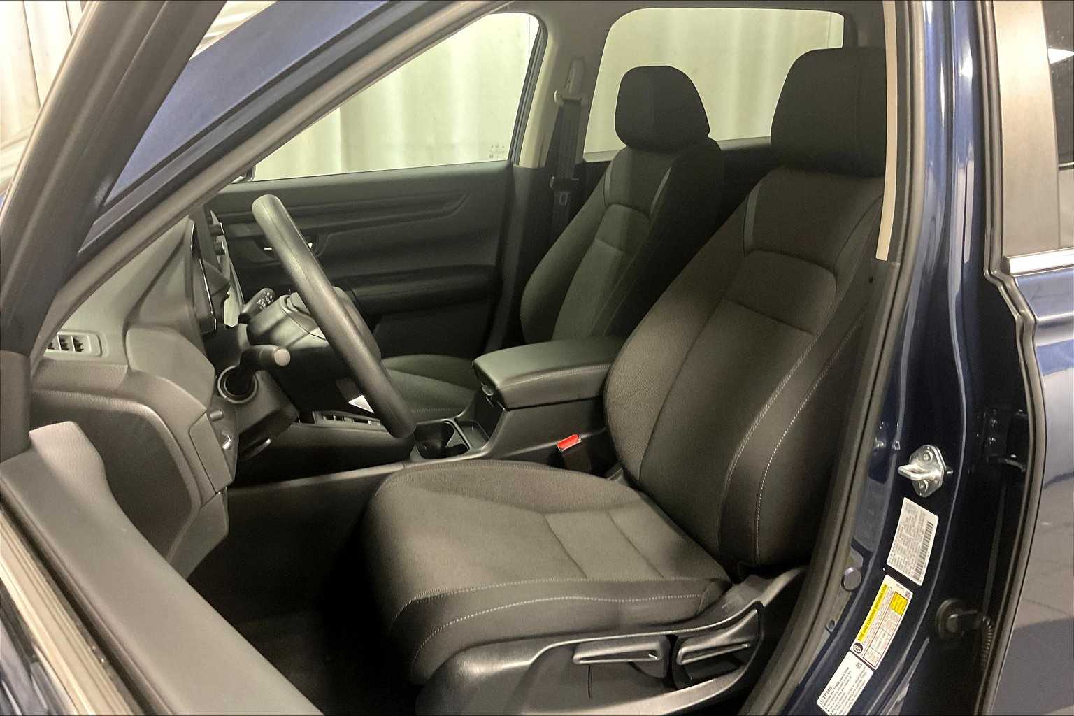 2025 Honda CR-V LX - Photo 10