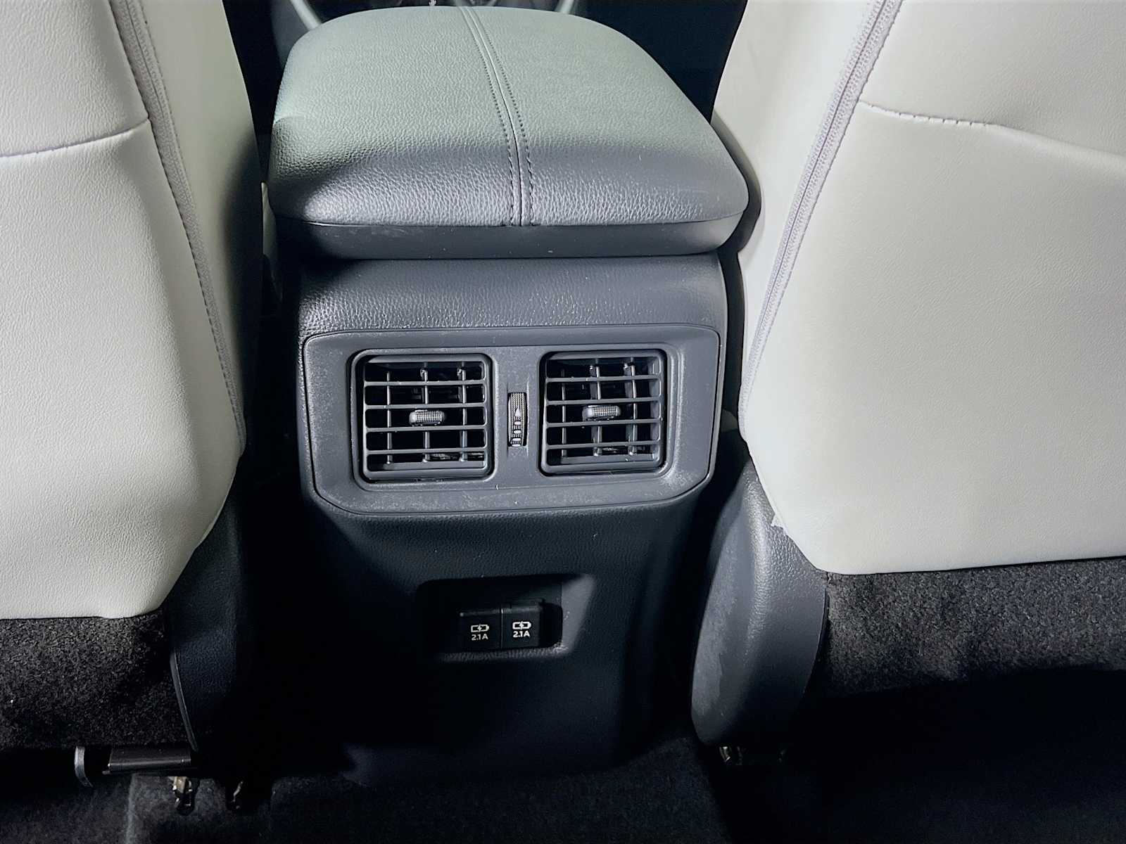 2021 Toyota RAV4 XLE Premium - Photo 26
