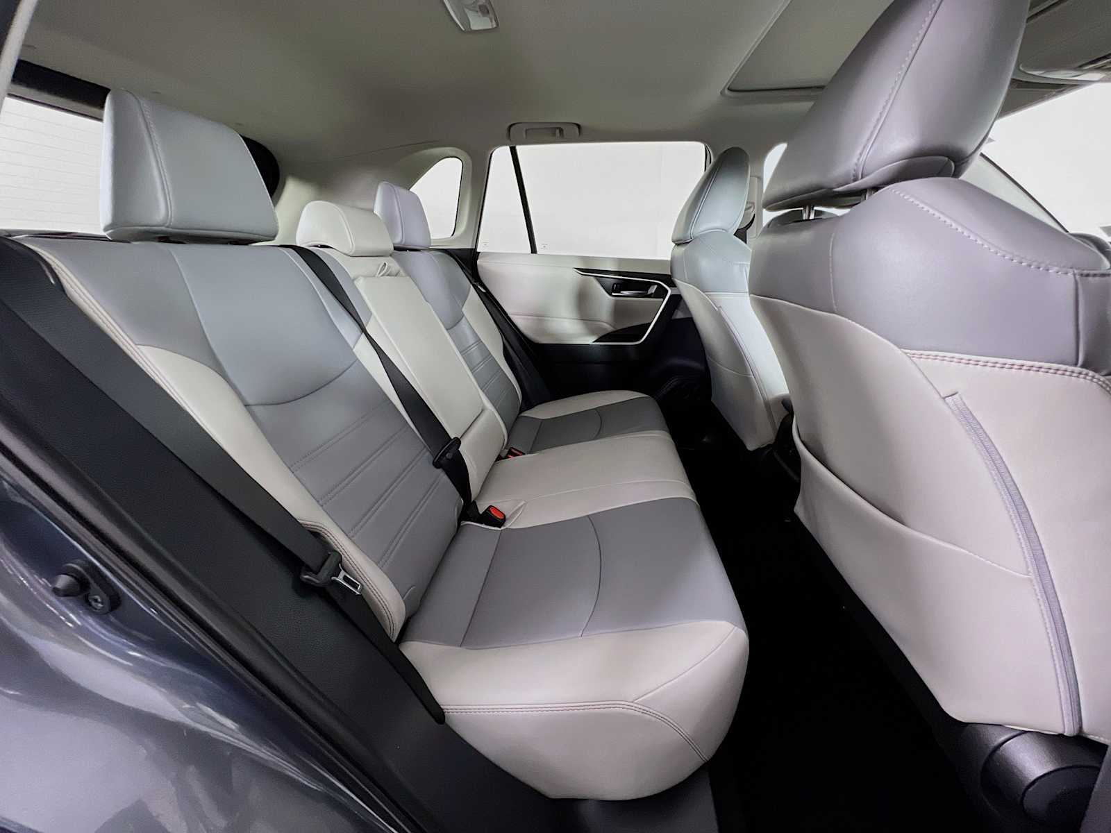 2021 Toyota RAV4 XLE Premium - Photo 28