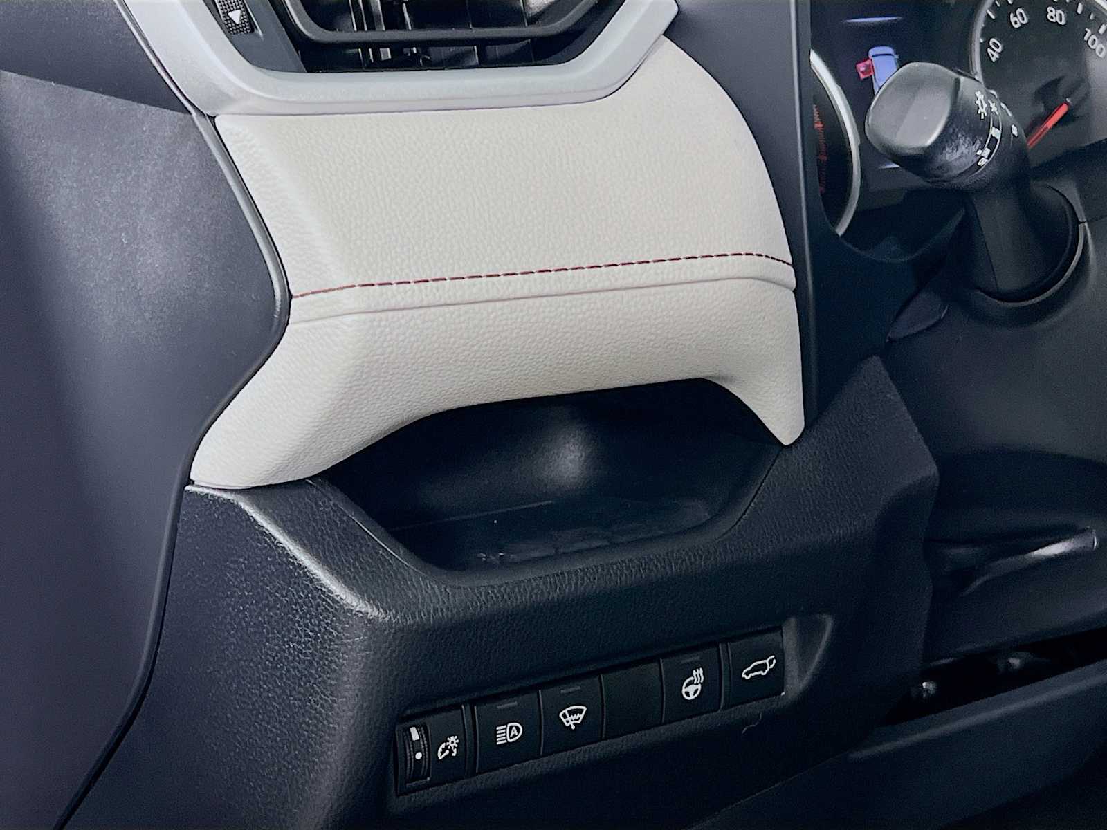 2021 Toyota RAV4 XLE Premium - Photo 10