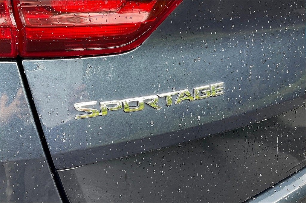 2022 Kia Sportage LX - Photo 28