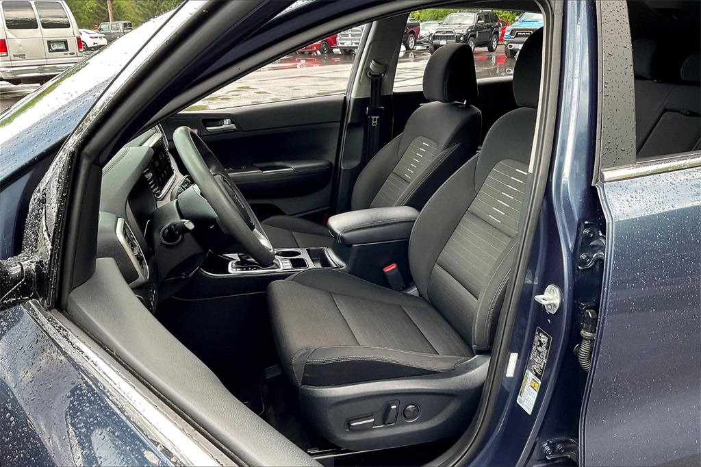 2022 Kia Sportage LX - Photo 10