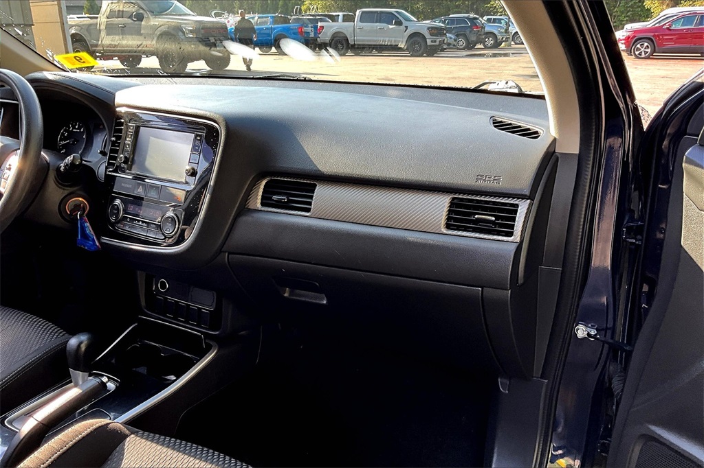 2018 Mitsubishi Outlander ES - Photo 13