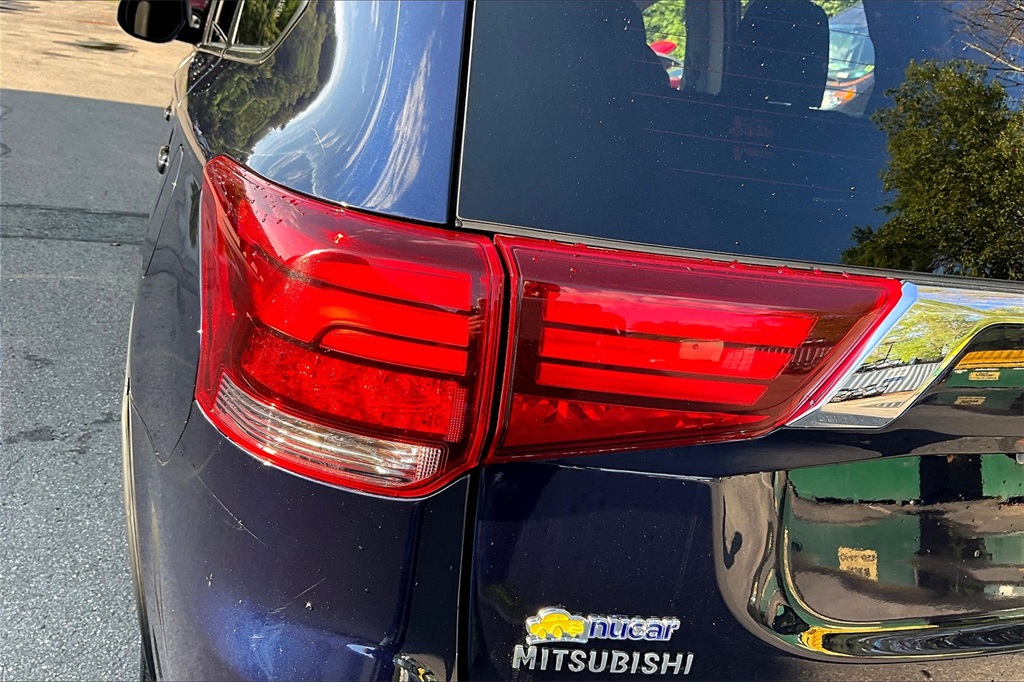 2018 Mitsubishi Outlander ES - Photo 34