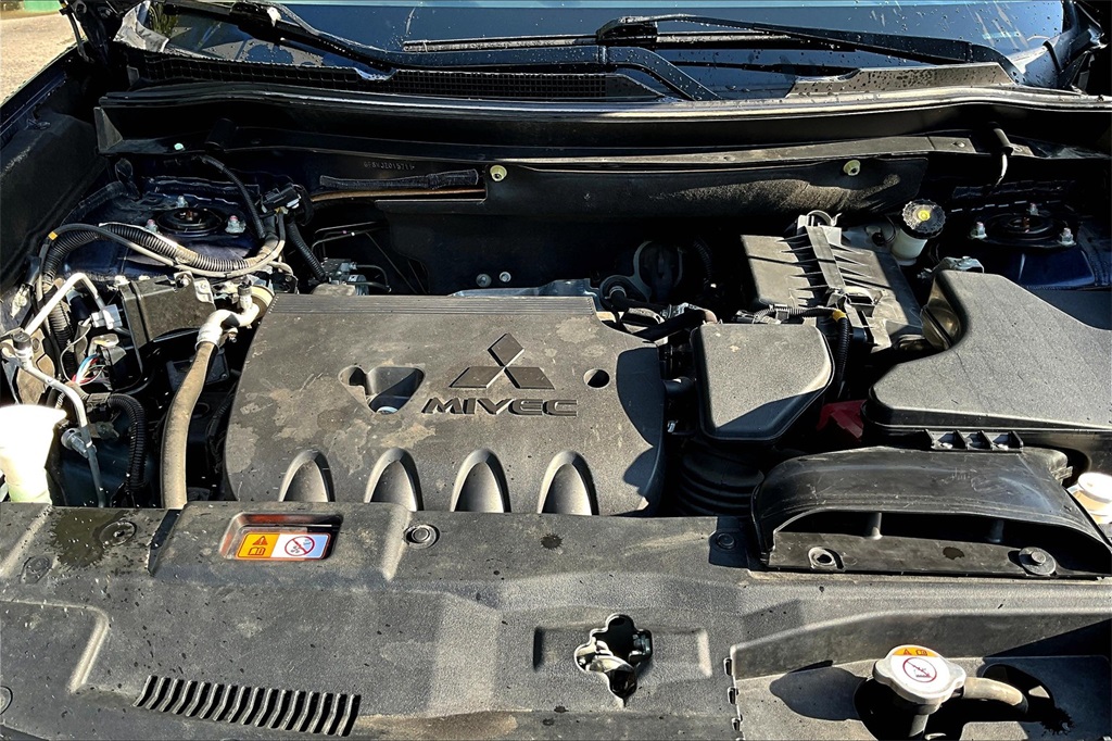 2018 Mitsubishi Outlander ES - Photo 35