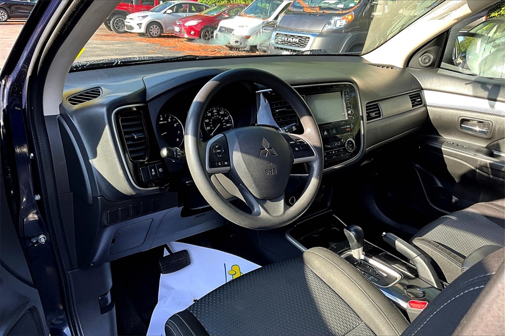 2018 Mitsubishi Outlander ES - Photo 8