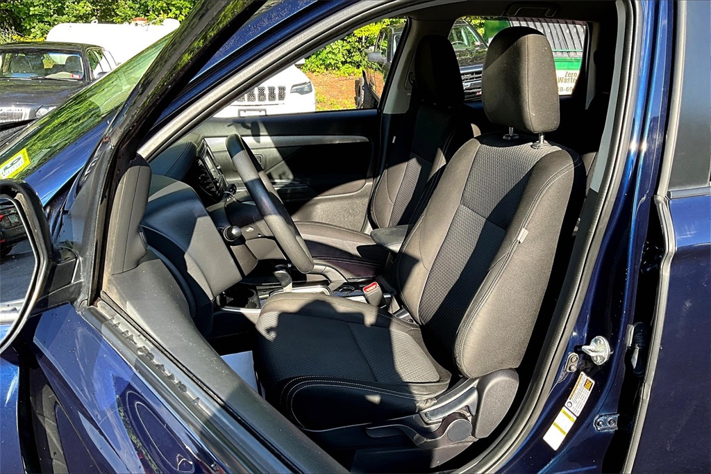 2018 Mitsubishi Outlander ES - Photo 10