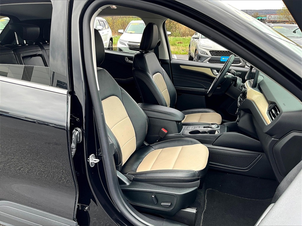 2022 Ford Escape Titanium - Photo 11